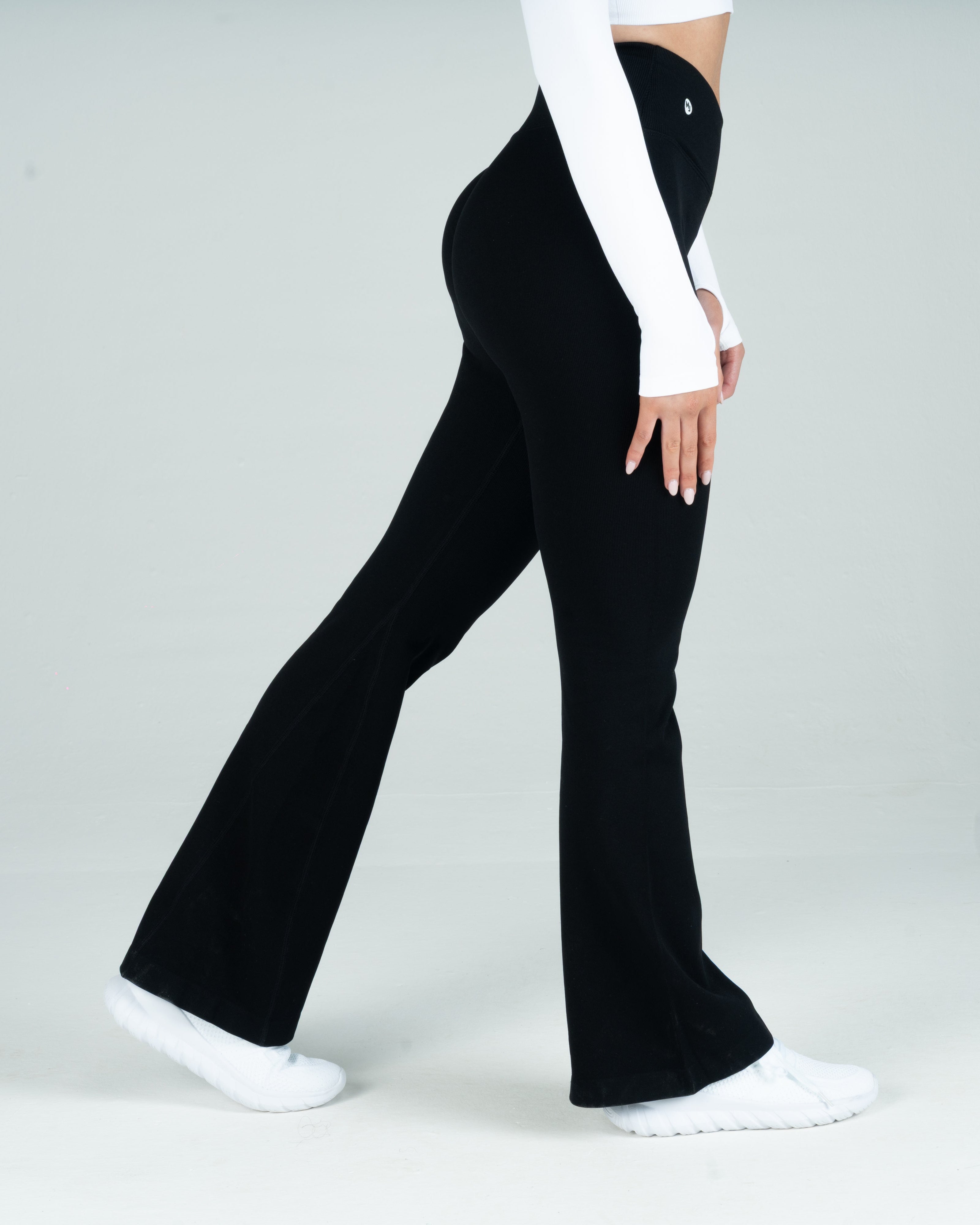 Elevate Flared Leggings - Black